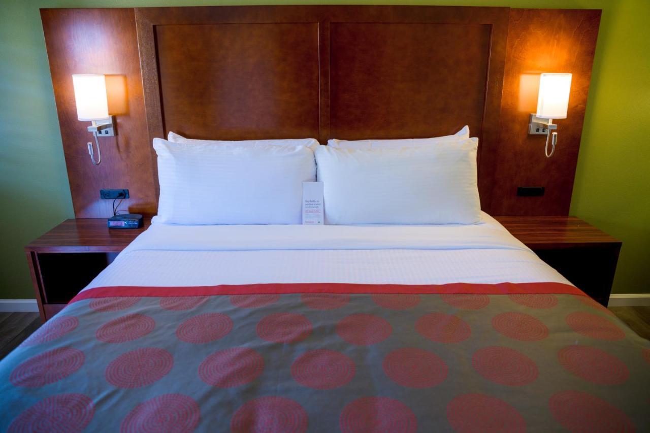 Hotel Ramada By Wyndham Mountain View Extérieur photo