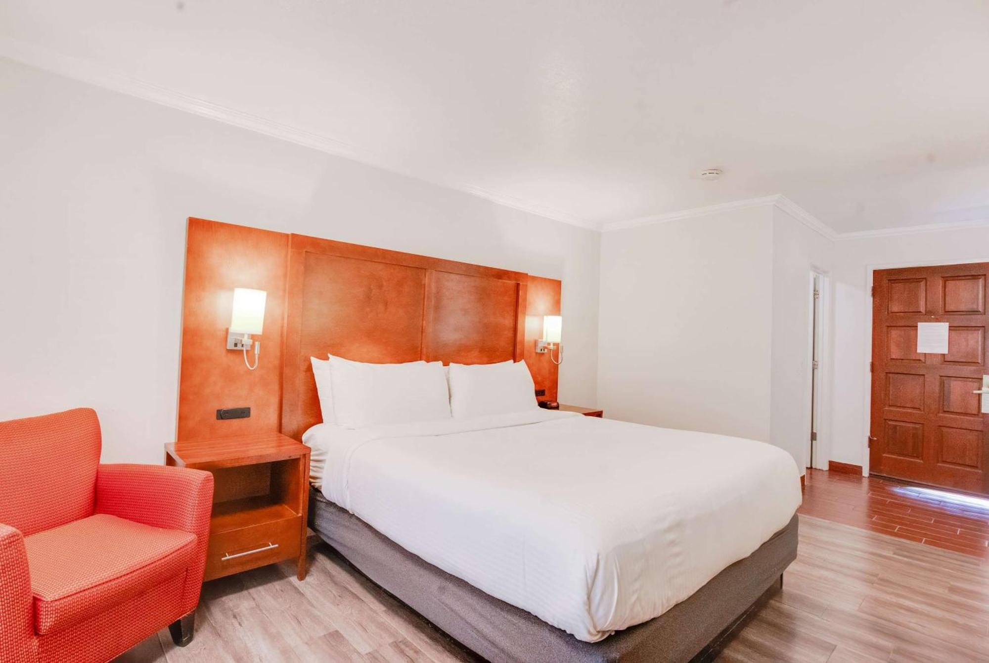 Hotel Ramada By Wyndham Mountain View Extérieur photo