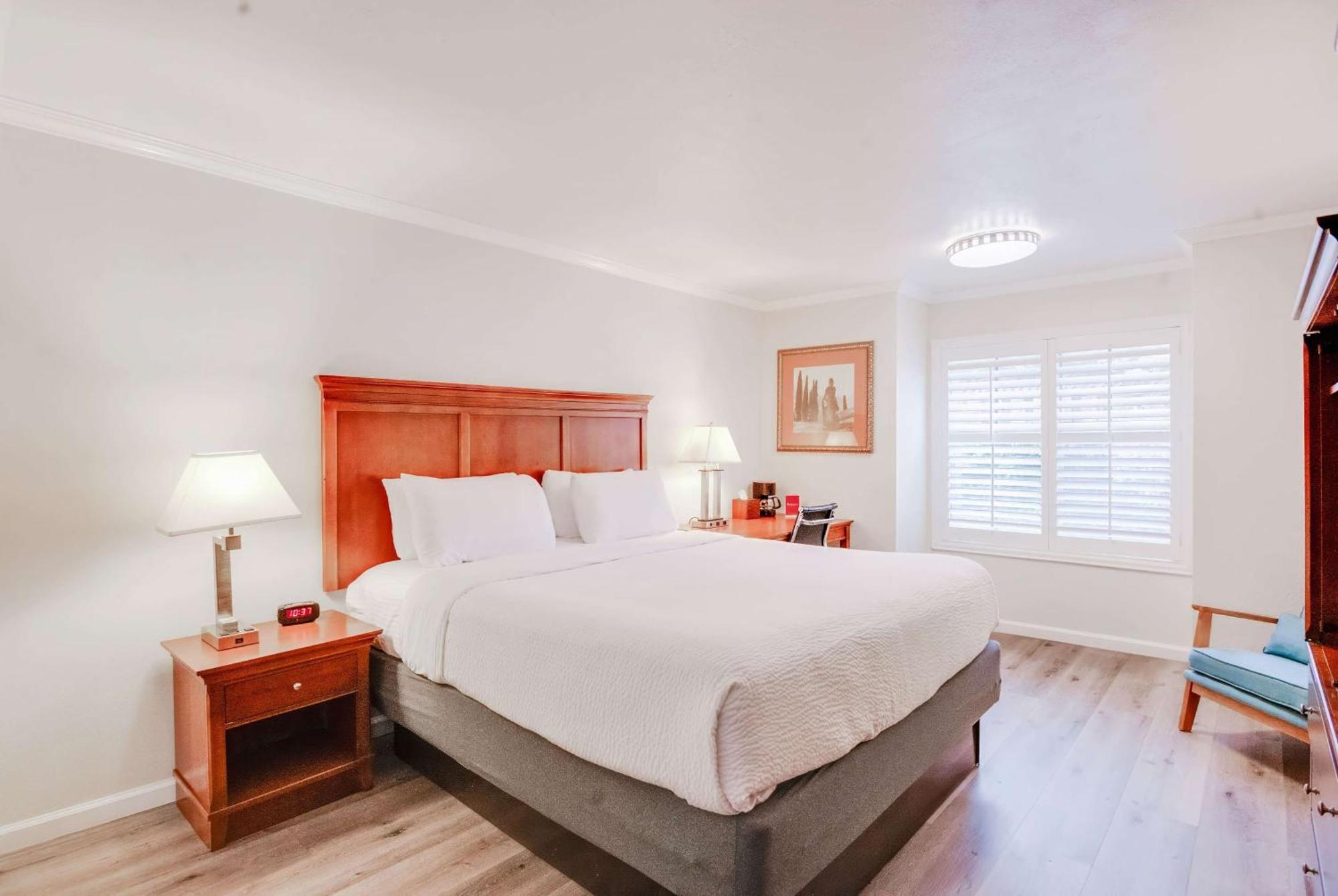 Hotel Ramada By Wyndham Mountain View Extérieur photo