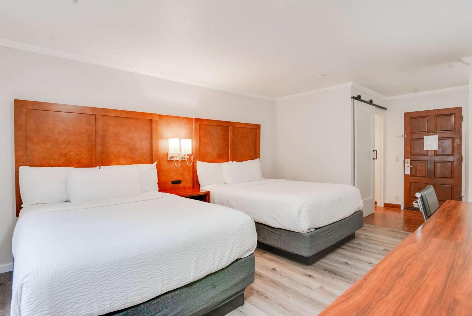 Hotel Ramada By Wyndham Mountain View Extérieur photo