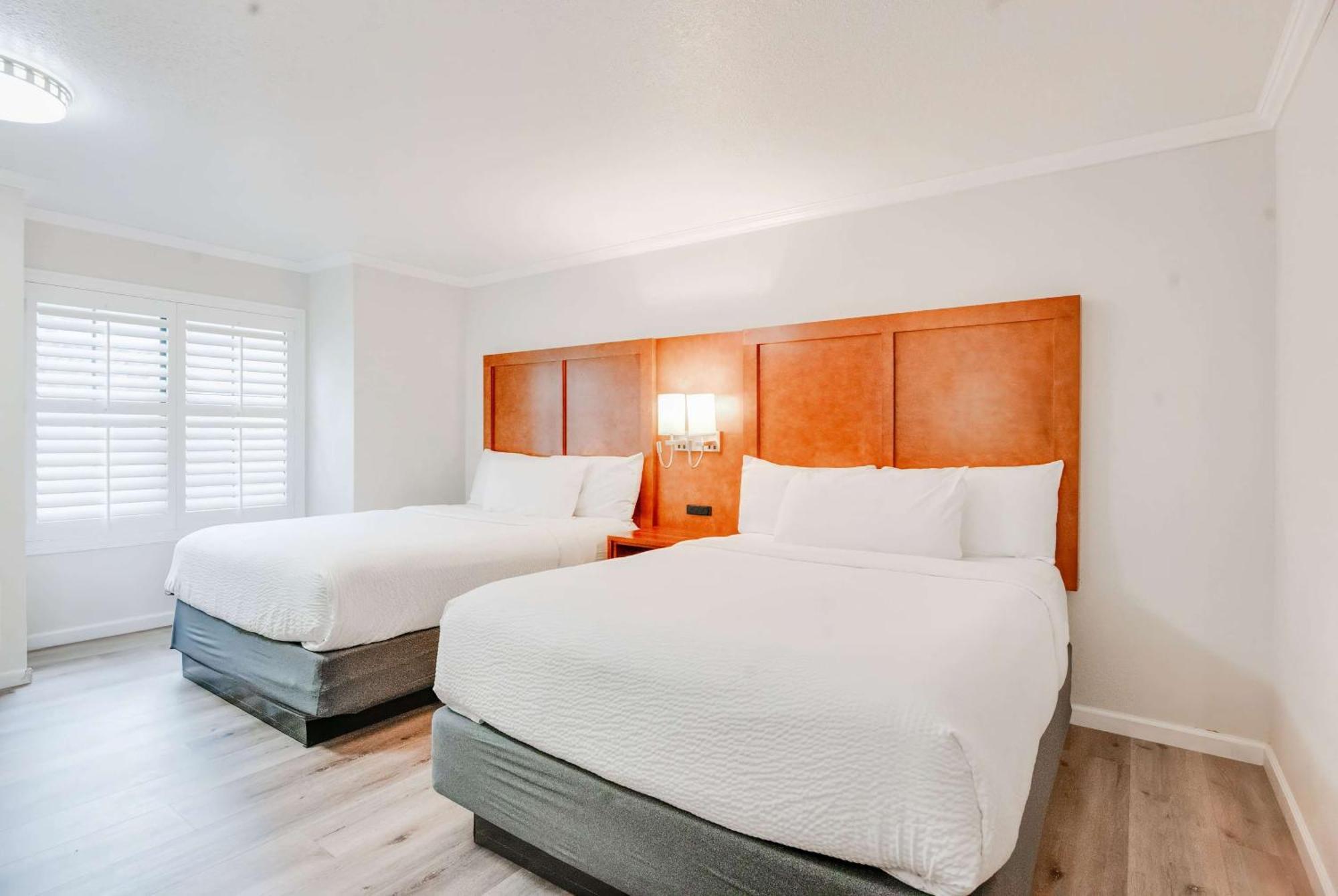 Hotel Ramada By Wyndham Mountain View Extérieur photo